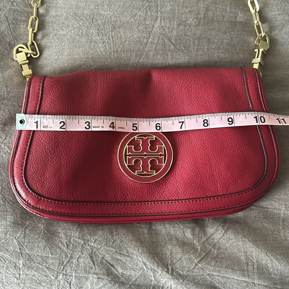 Tory Burch red and gold crossbody - Picture 7 of 9